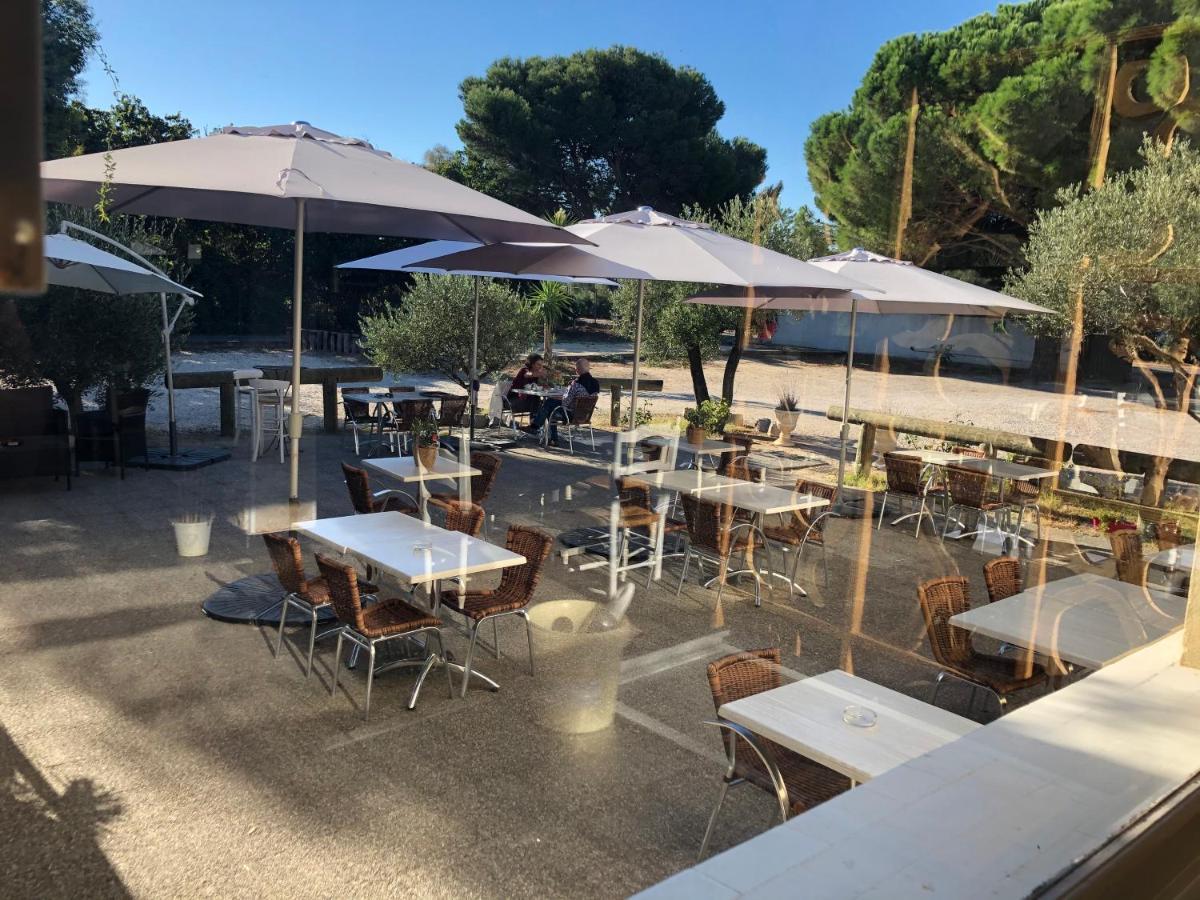 Hotel Restaurant La Plage Port-Saint-Louis-du-Rhône Esterno foto